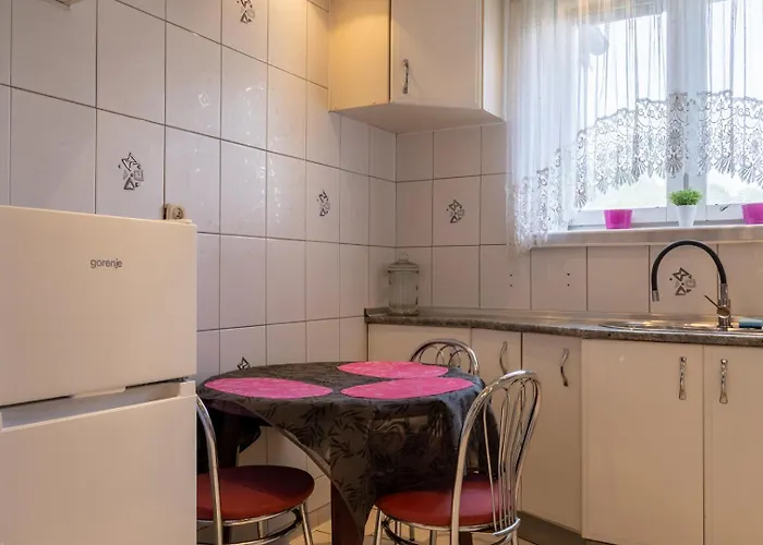 Lejlighed Spacious With A Balcony In Bielany