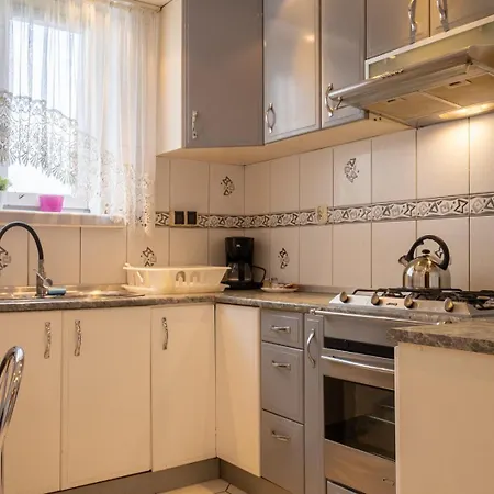 Spacious With A Balcony In Bielany דירה *