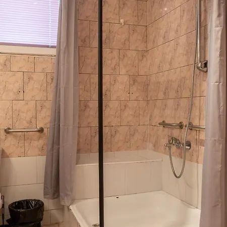 아파트 Spacious With A Balcony In Bielany *